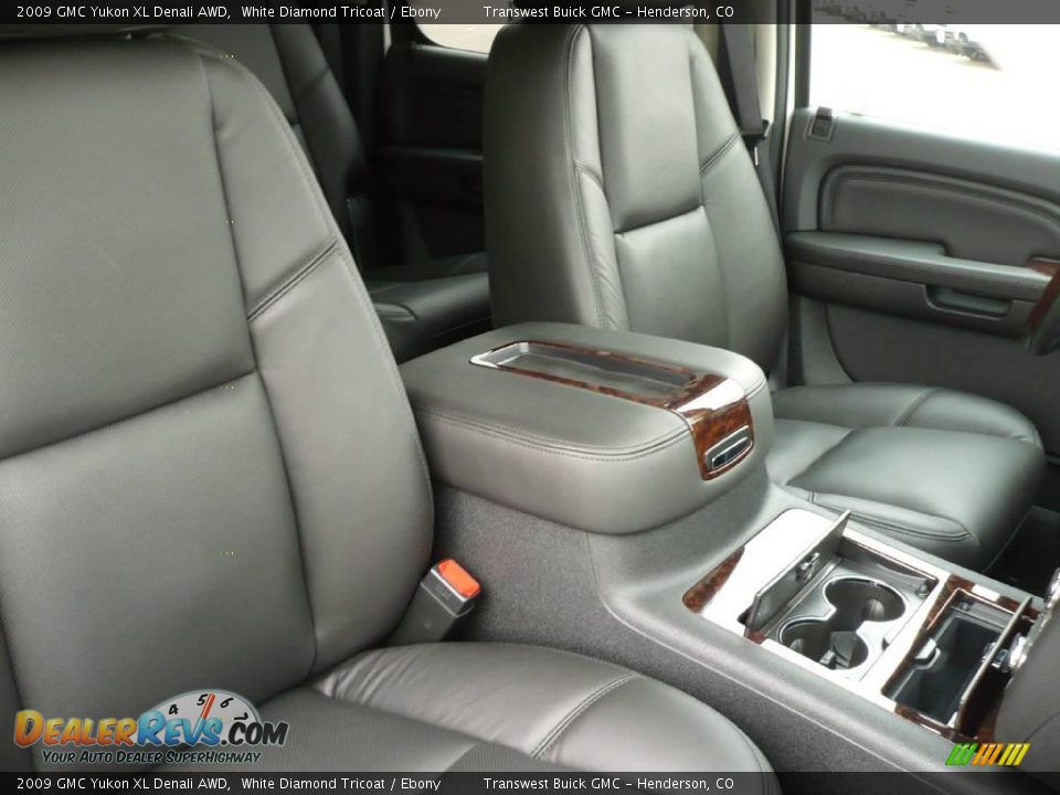 2009 GMC Yukon XL Denali AWD White Diamond Tricoat / Ebony Photo #5