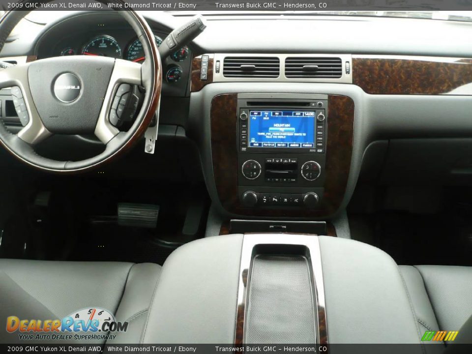 2009 GMC Yukon XL Denali AWD White Diamond Tricoat / Ebony Photo #6