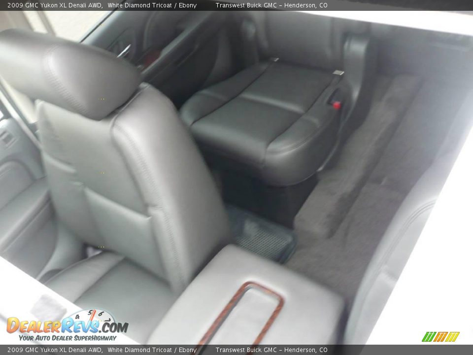 2009 GMC Yukon XL Denali AWD White Diamond Tricoat / Ebony Photo #8