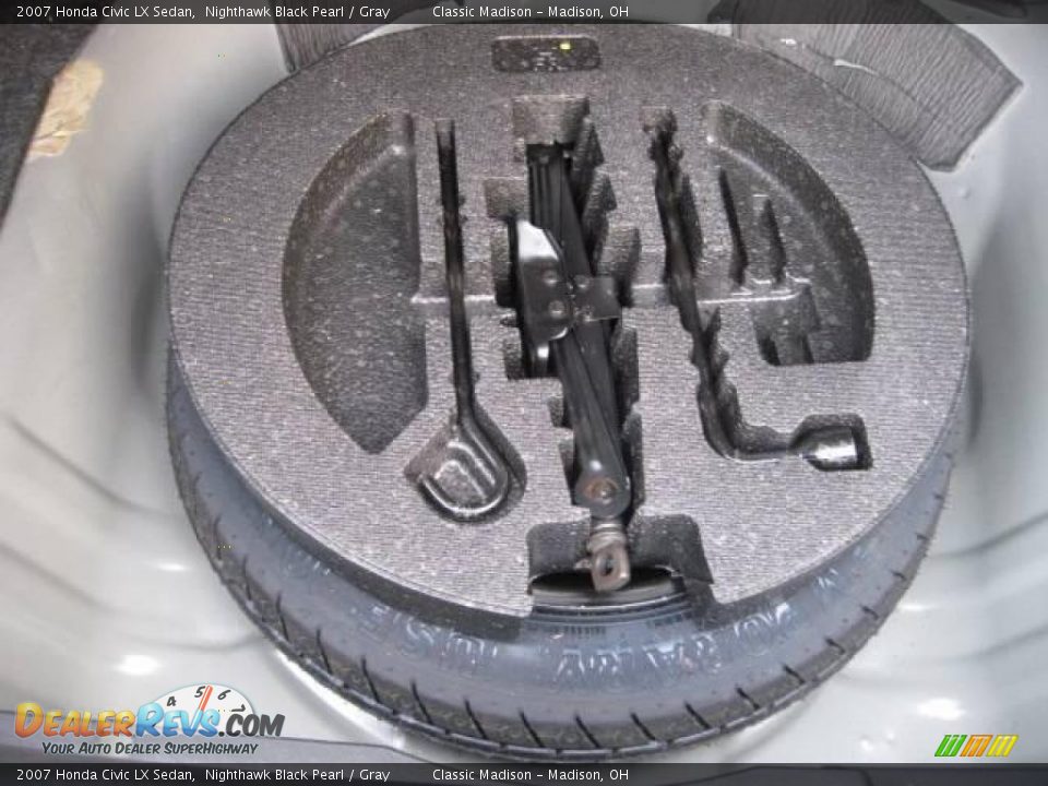 2007 Honda Civic LX Sedan Nighthawk Black Pearl / Gray Photo #29