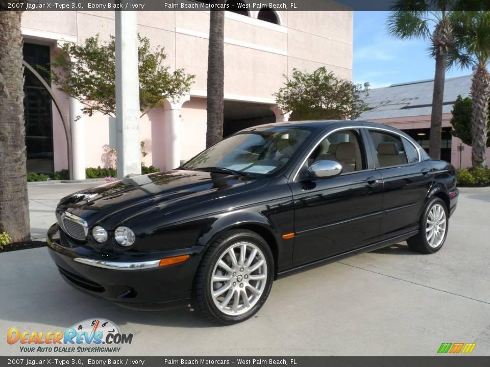 Front 3/4 View of 2007 Jaguar X-Type 3.0 Photo #1