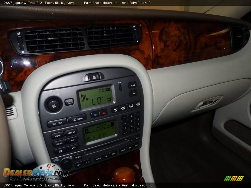 2007 Jaguar X-Type 3.0 Ebony Black / Ivory Photo #31