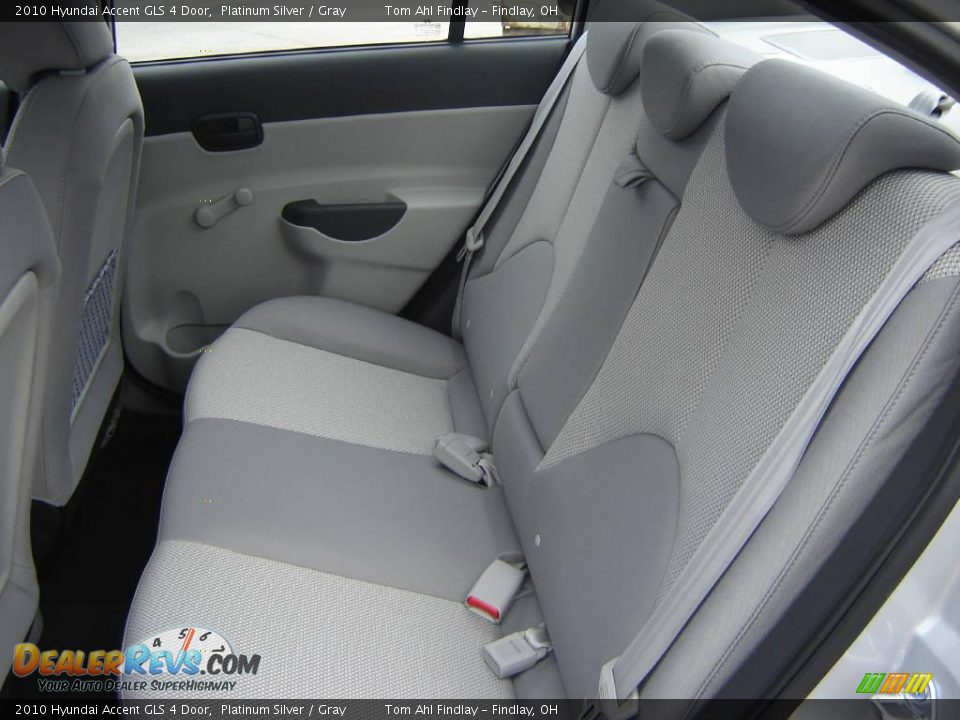 2010 Hyundai Accent GLS 4 Door Platinum Silver / Gray Photo #9
