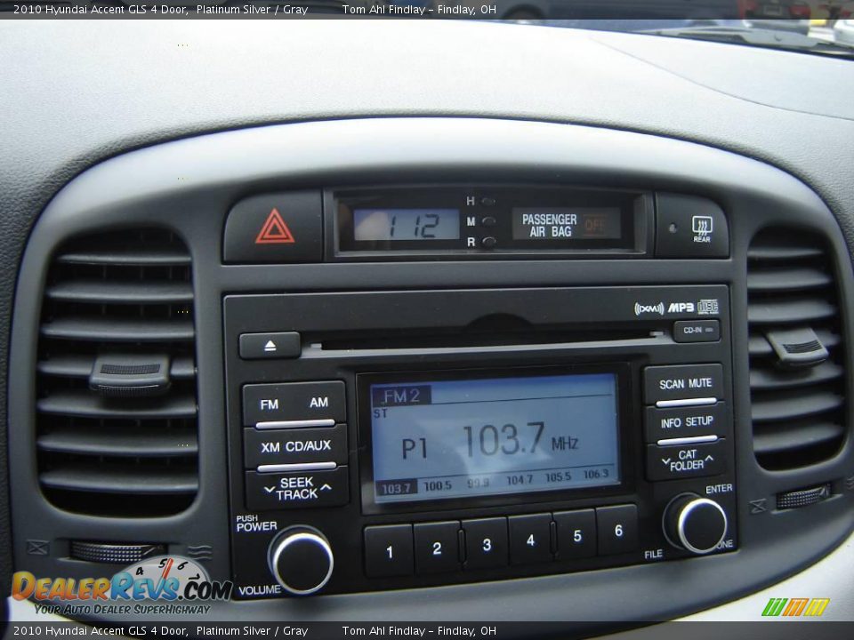 2010 Hyundai Accent GLS 4 Door Platinum Silver / Gray Photo #13