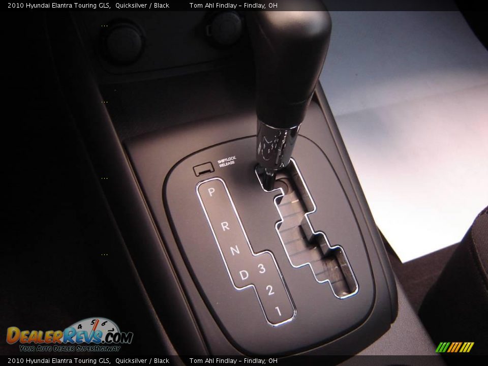 2010 Hyundai Elantra Touring GLS Shifter Photo #16