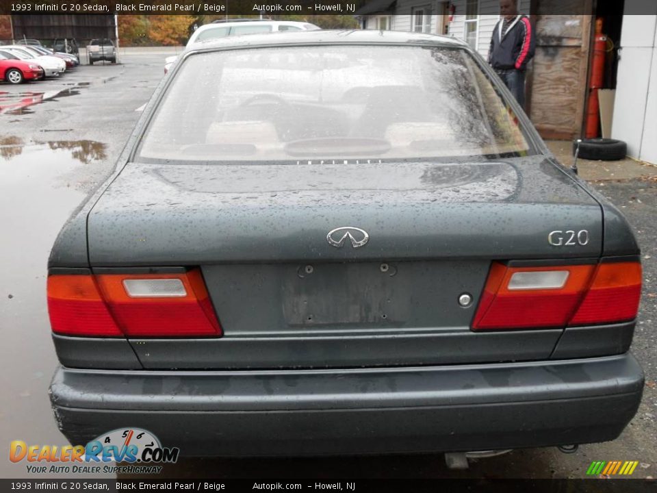 1993 Infiniti G 20 Sedan Black Emerald Pearl / Beige Photo #6