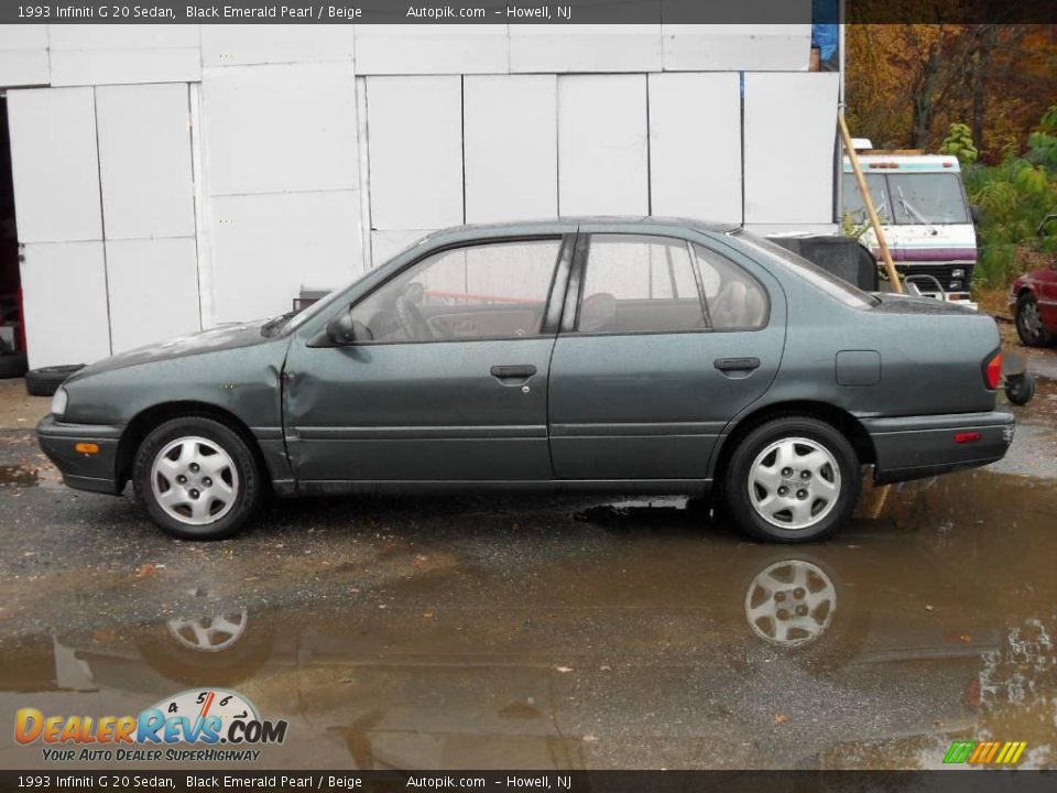 1993 Infiniti G 20 Sedan Black Emerald Pearl / Beige Photo #8
