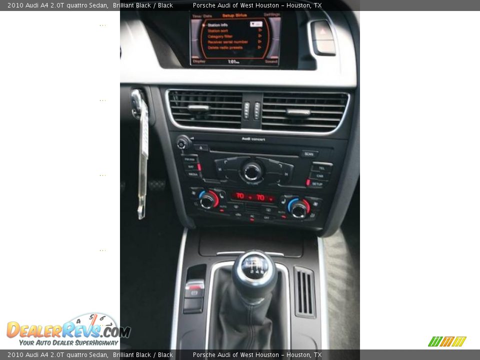 2010 Audi A4 2.0T quattro Sedan Brilliant Black / Black Photo #15