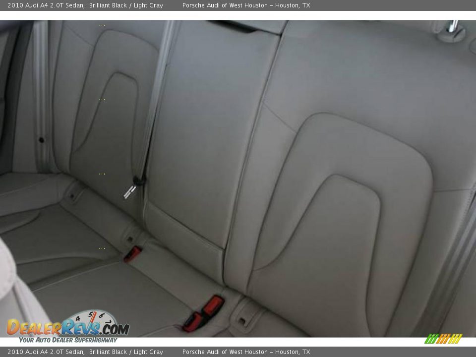 2010 Audi A4 2.0T Sedan Brilliant Black / Light Gray Photo #16