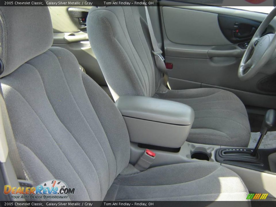 2005 Chevrolet Classic Galaxy Silver Metallic / Gray Photo #10