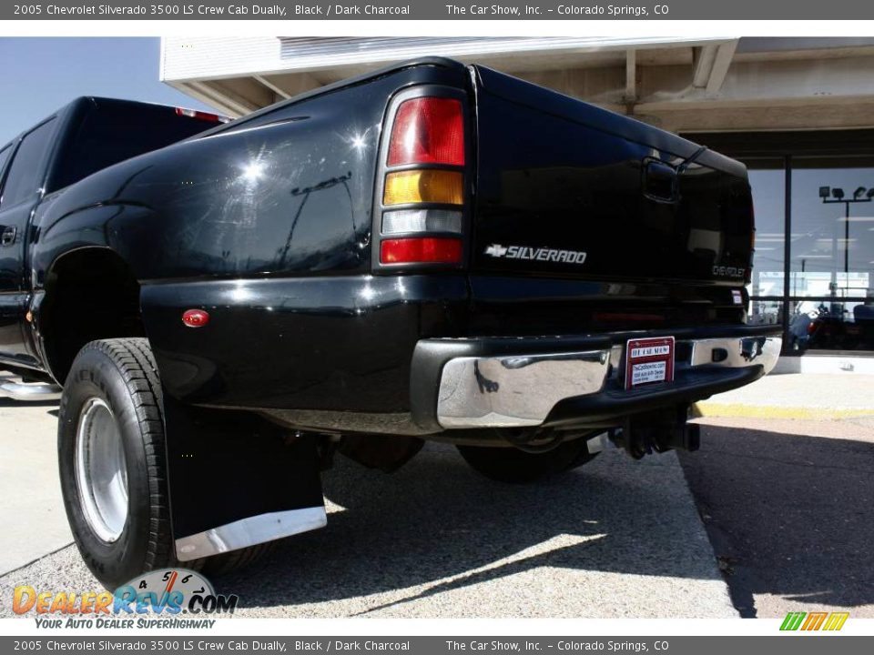 2005 Chevrolet Silverado 3500 LS Crew Cab Dually Black / Dark Charcoal Photo #17