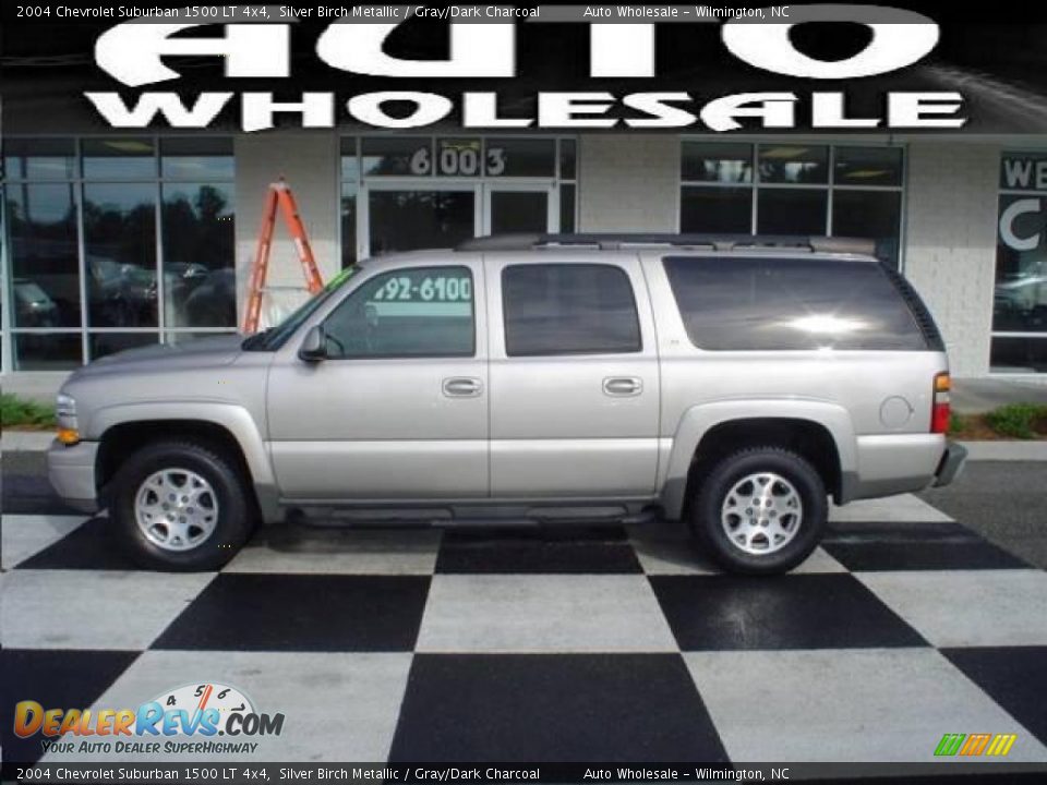 2004 Chevrolet Suburban 1500 LT 4x4 Silver Birch Metallic / Gray/Dark Charcoal Photo #1