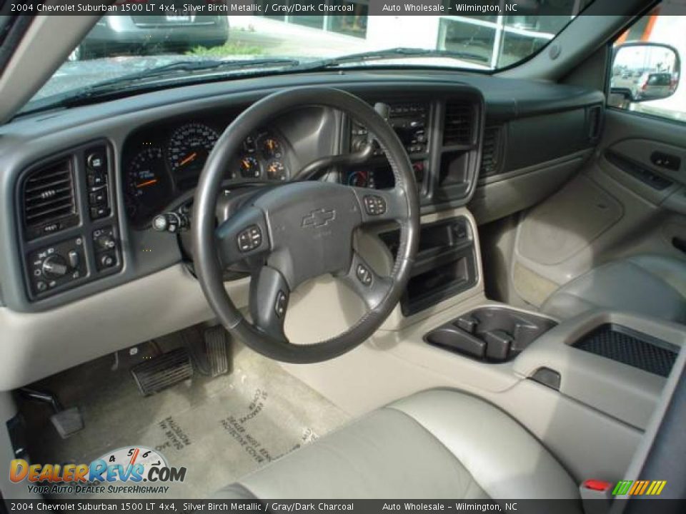 2004 Chevrolet Suburban 1500 LT 4x4 Silver Birch Metallic / Gray/Dark Charcoal Photo #9
