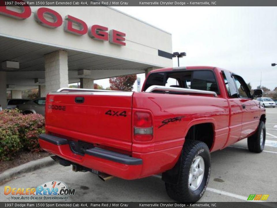 1997 Dodge Ram 1500 Sport Extended Cab 4x4 Flame Red / Mist Gray Photo #4