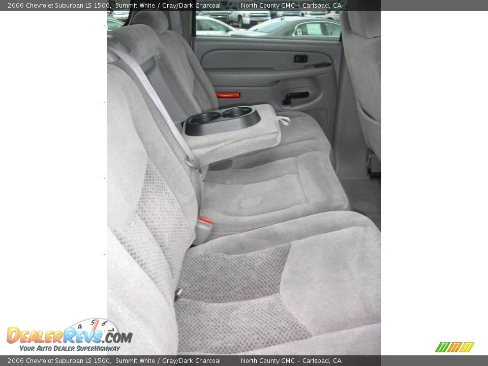 2006 Chevrolet Suburban LS 1500 Summit White / Gray/Dark Charcoal Photo #32