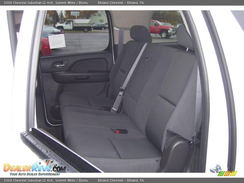 2009 Chevrolet Suburban LS 4x4 Summit White / Ebony Photo #15
