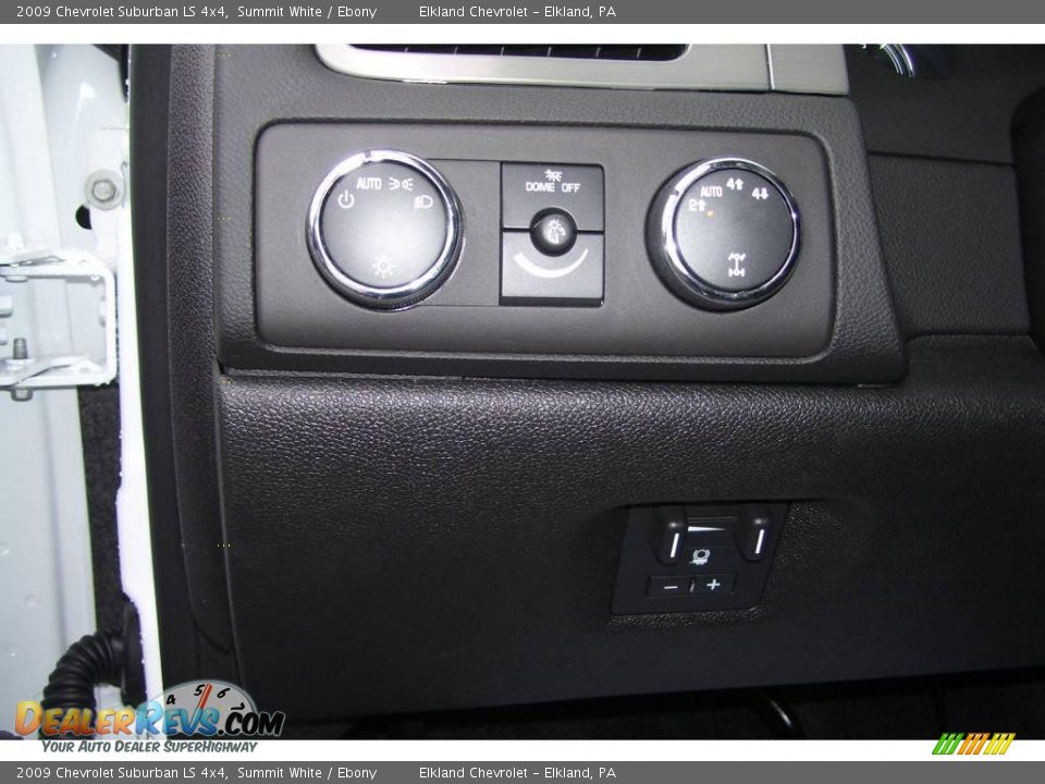 2009 Chevrolet Suburban LS 4x4 Summit White / Ebony Photo #29