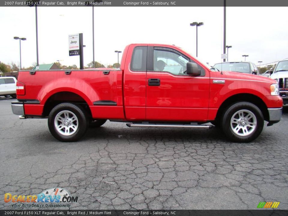 2007 Ford F150 XLT Regular Cab Bright Red / Medium Flint Photo #2