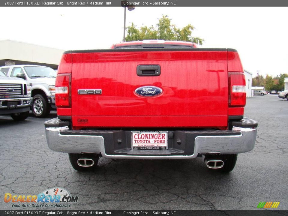 2007 Ford F150 XLT Regular Cab Bright Red / Medium Flint Photo #4
