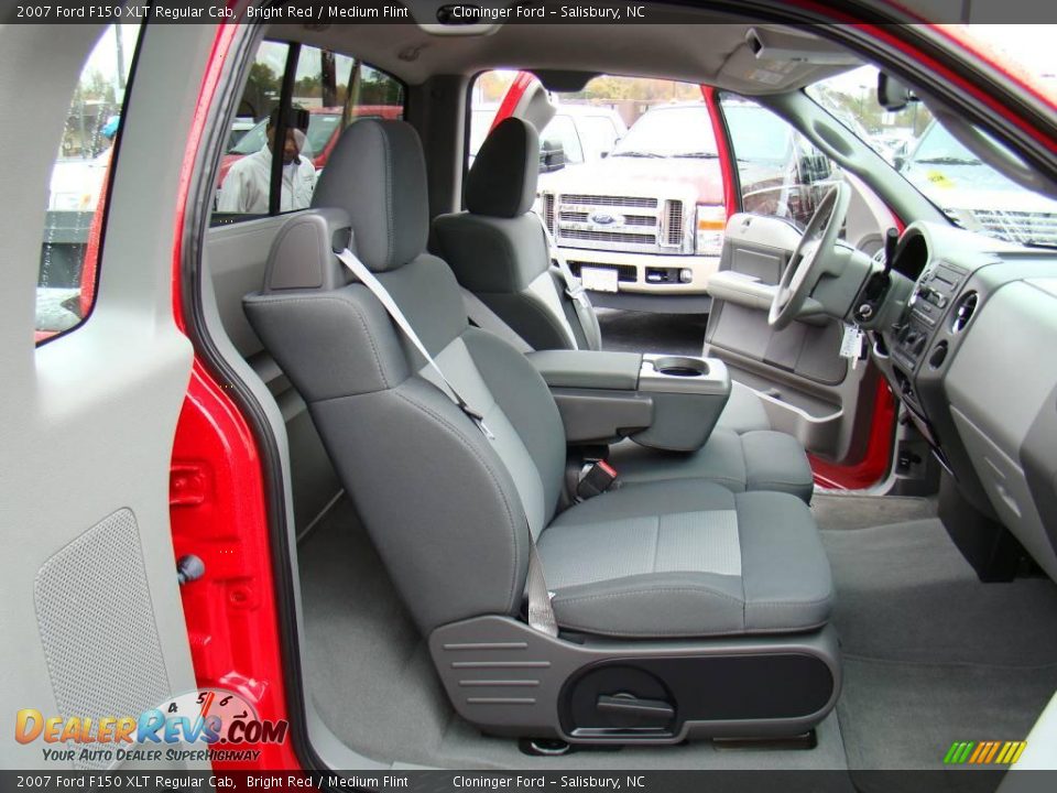 2007 Ford F150 XLT Regular Cab Bright Red / Medium Flint Photo #12