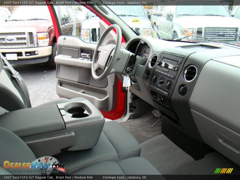 2007 Ford F150 XLT Regular Cab Bright Red / Medium Flint Photo #13