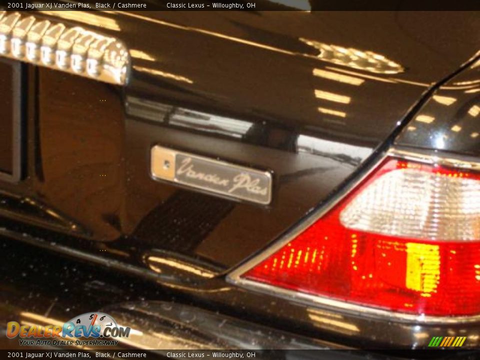 2001 Jaguar XJ Vanden Plas Black / Cashmere Photo #6