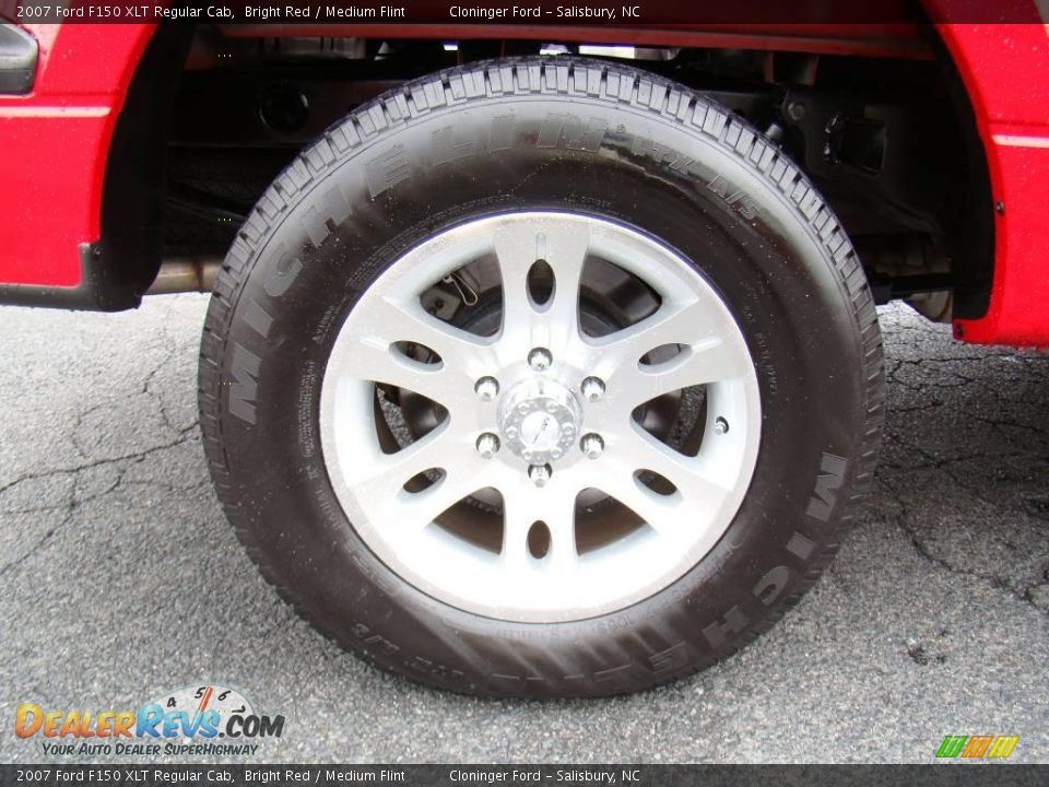 2007 Ford F150 XLT Regular Cab Bright Red / Medium Flint Photo #15