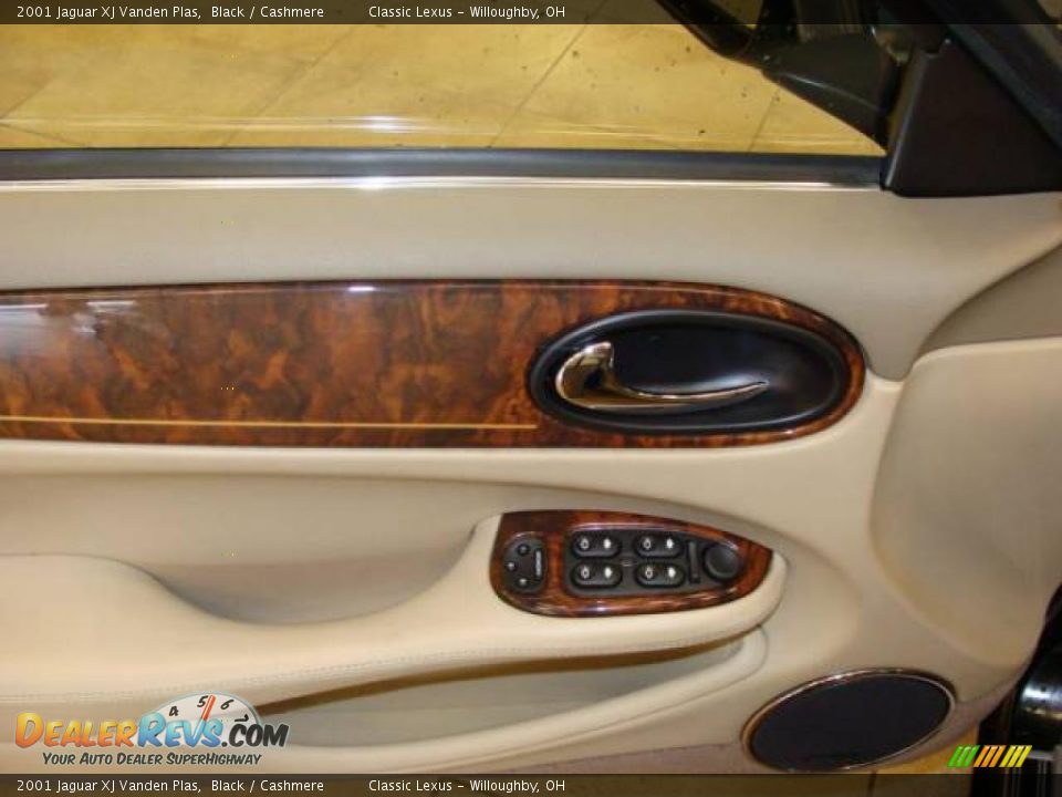 2001 Jaguar XJ Vanden Plas Black / Cashmere Photo #9