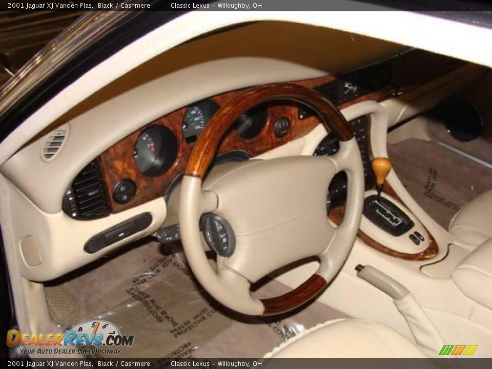 2001 Jaguar XJ Vanden Plas Black / Cashmere Photo #10