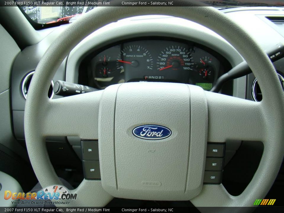 2007 Ford F150 XLT Regular Cab Bright Red / Medium Flint Photo #20