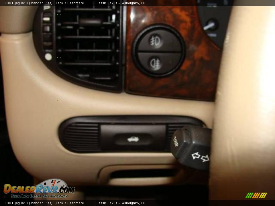 2001 Jaguar XJ Vanden Plas Black / Cashmere Photo #13