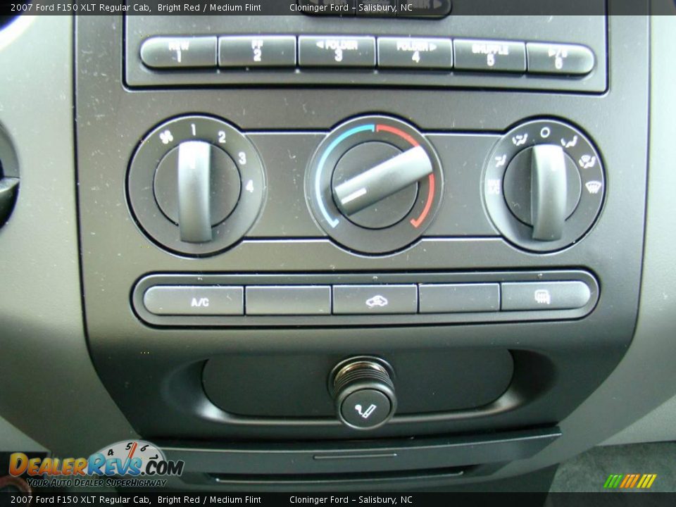 2007 Ford F150 XLT Regular Cab Bright Red / Medium Flint Photo #22
