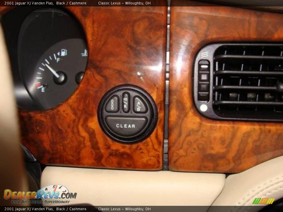2001 Jaguar XJ Vanden Plas Black / Cashmere Photo #15