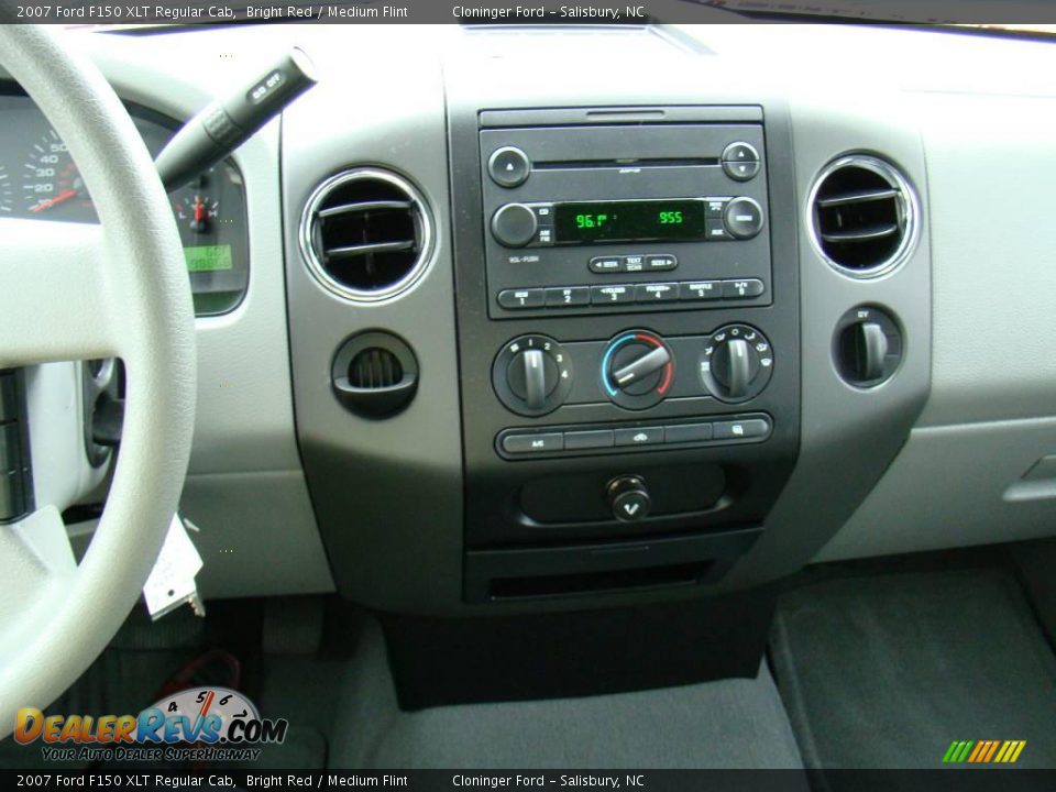 2007 Ford F150 XLT Regular Cab Bright Red / Medium Flint Photo #23