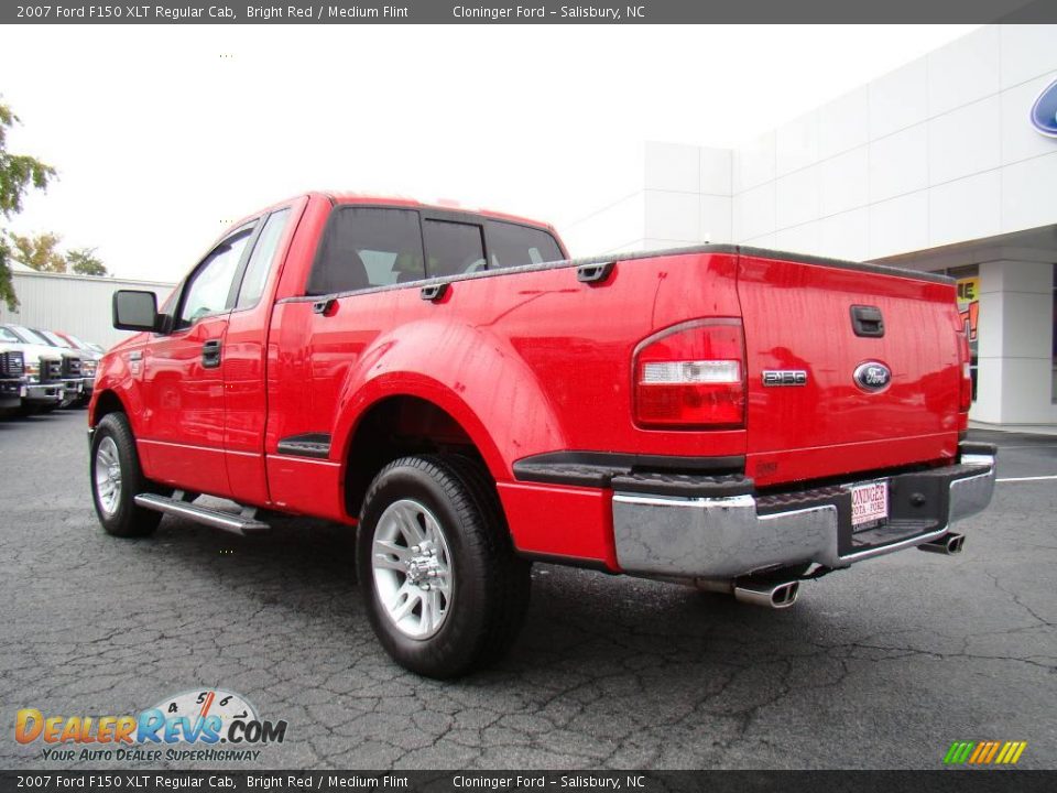 2007 Ford F150 XLT Regular Cab Bright Red / Medium Flint Photo #24
