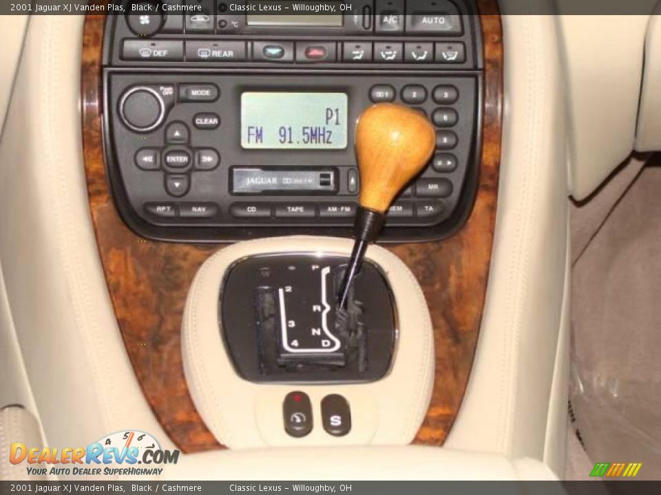 2001 Jaguar XJ Vanden Plas Black / Cashmere Photo #18