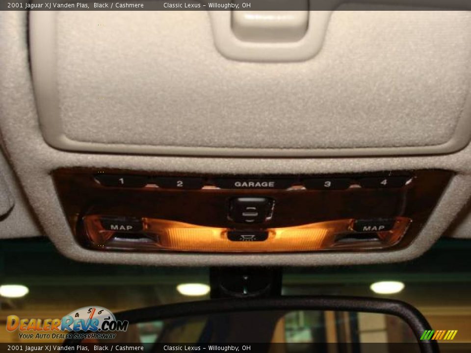 2001 Jaguar XJ Vanden Plas Black / Cashmere Photo #19