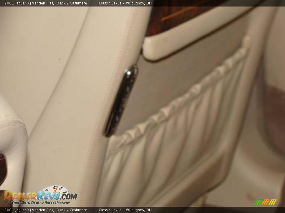 2001 Jaguar XJ Vanden Plas Black / Cashmere Photo #25