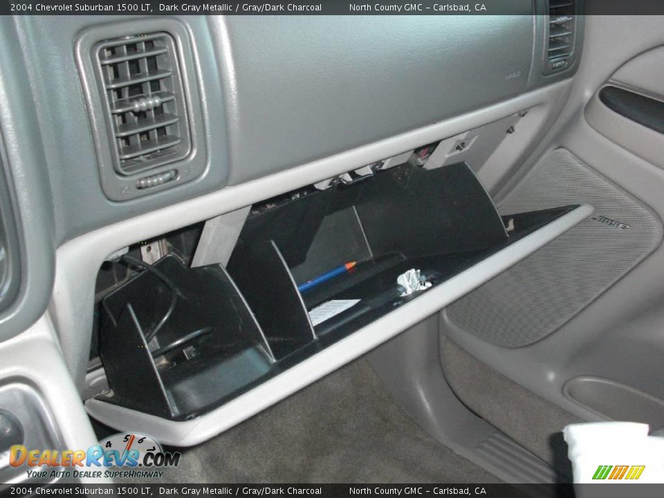 2004 Chevrolet Suburban 1500 LT Dark Gray Metallic / Gray/Dark Charcoal Photo #17