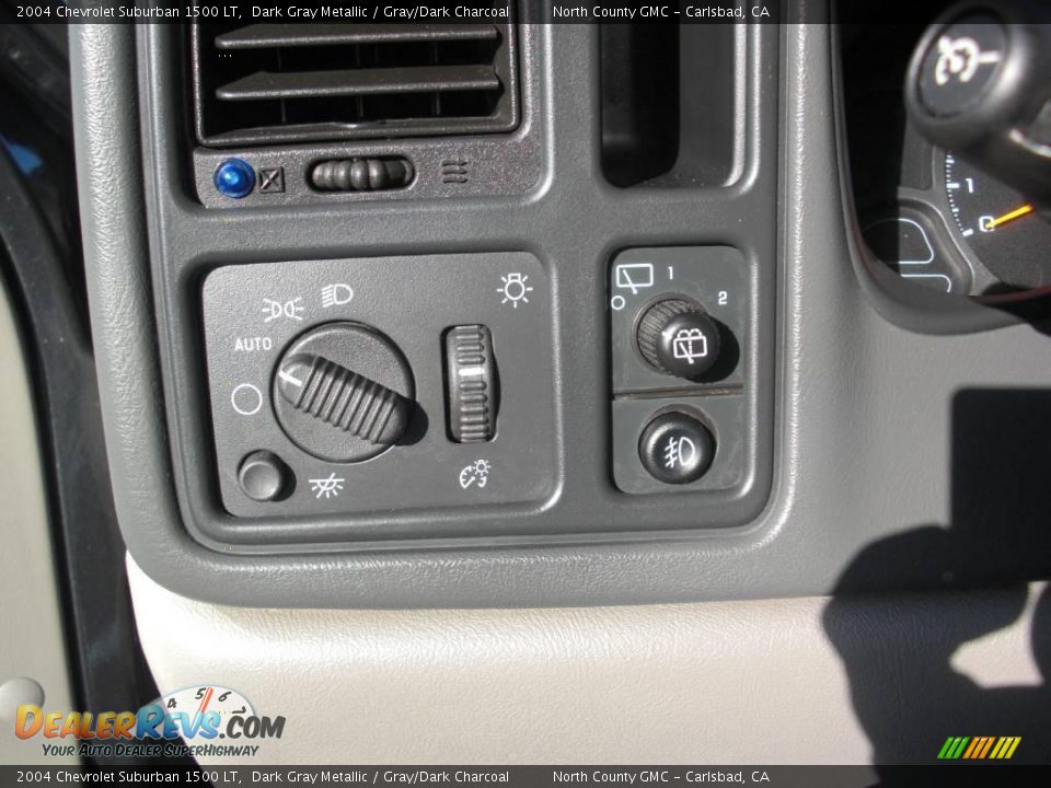 2004 Chevrolet Suburban 1500 LT Dark Gray Metallic / Gray/Dark Charcoal Photo #26