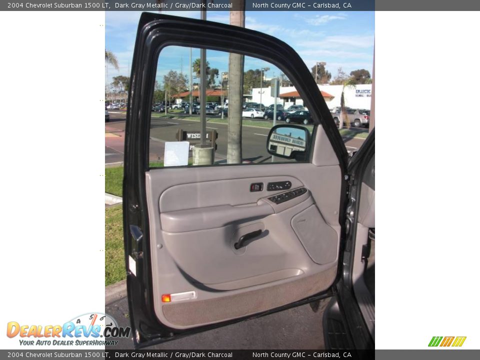 2004 Chevrolet Suburban 1500 LT Dark Gray Metallic / Gray/Dark Charcoal Photo #31