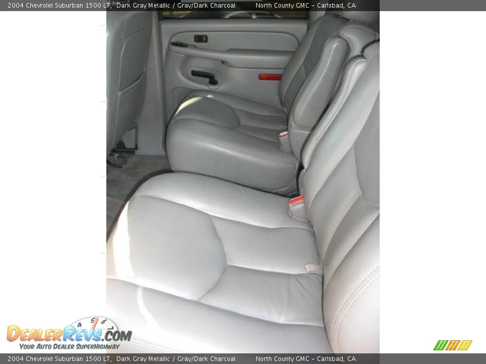 2004 Chevrolet Suburban 1500 LT Dark Gray Metallic / Gray/Dark Charcoal Photo #32