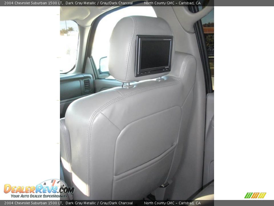 2004 Chevrolet Suburban 1500 LT Dark Gray Metallic / Gray/Dark Charcoal Photo #35