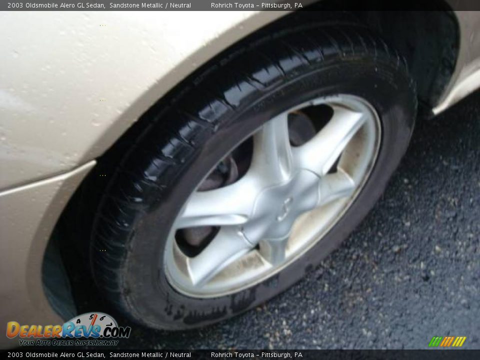 2003 Oldsmobile Alero GL Sedan Sandstone Metallic / Neutral Photo #9