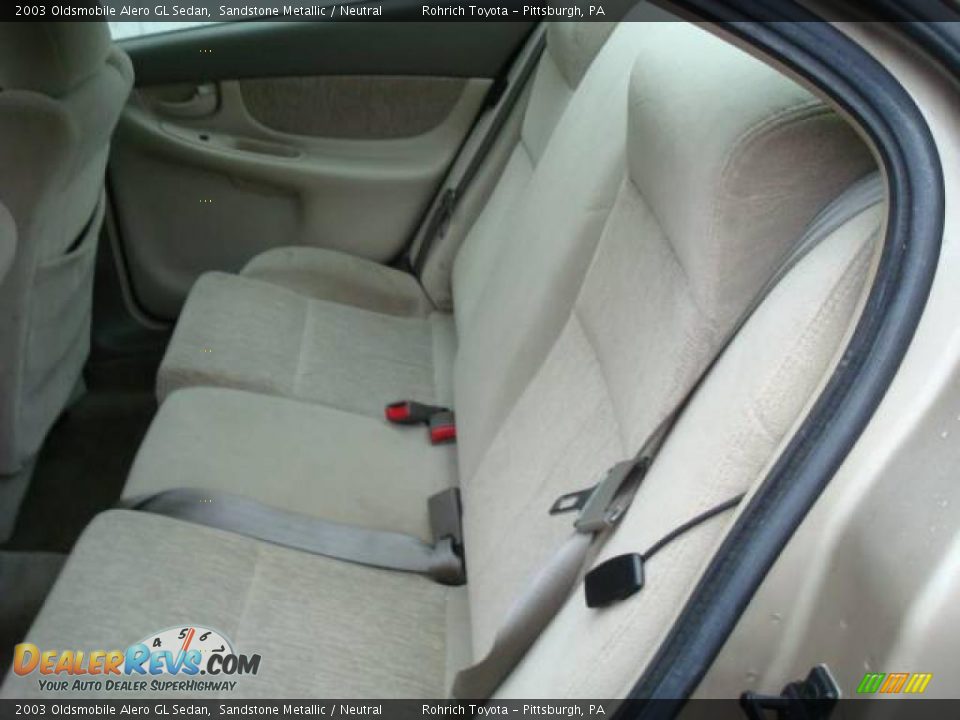 2003 Oldsmobile Alero GL Sedan Sandstone Metallic / Neutral Photo #11