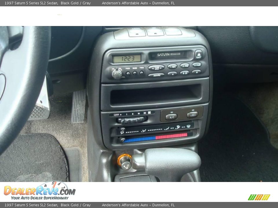 1997 Saturn S Series SL2 Sedan Black Gold / Gray Photo #15