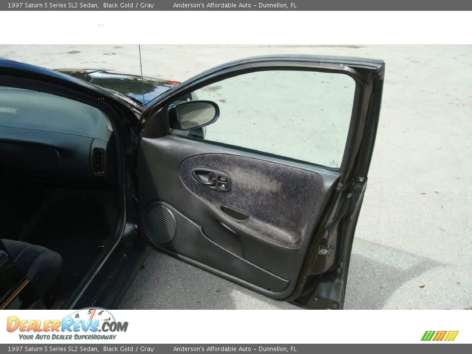 1997 Saturn S Series SL2 Sedan Black Gold / Gray Photo #21