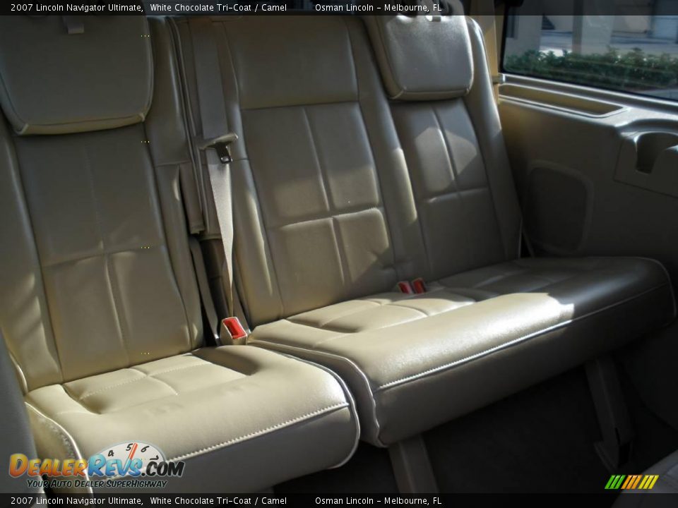 2007 Lincoln Navigator Ultimate White Chocolate Tri-Coat / Camel Photo #18