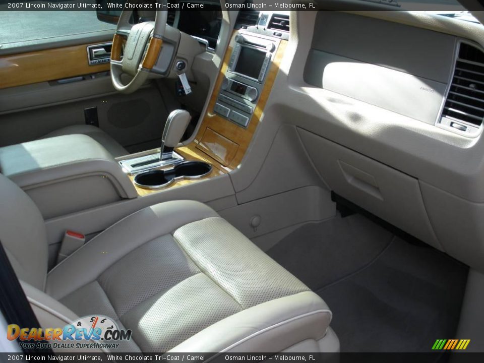 2007 Lincoln Navigator Ultimate White Chocolate Tri-Coat / Camel Photo #21