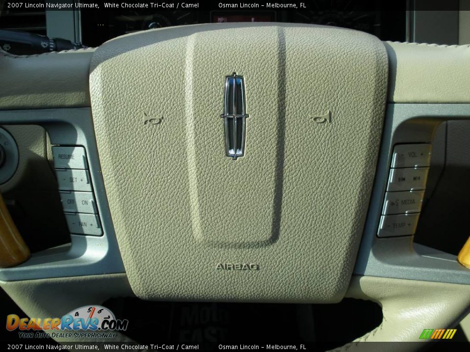 2007 Lincoln Navigator Ultimate White Chocolate Tri-Coat / Camel Photo #25